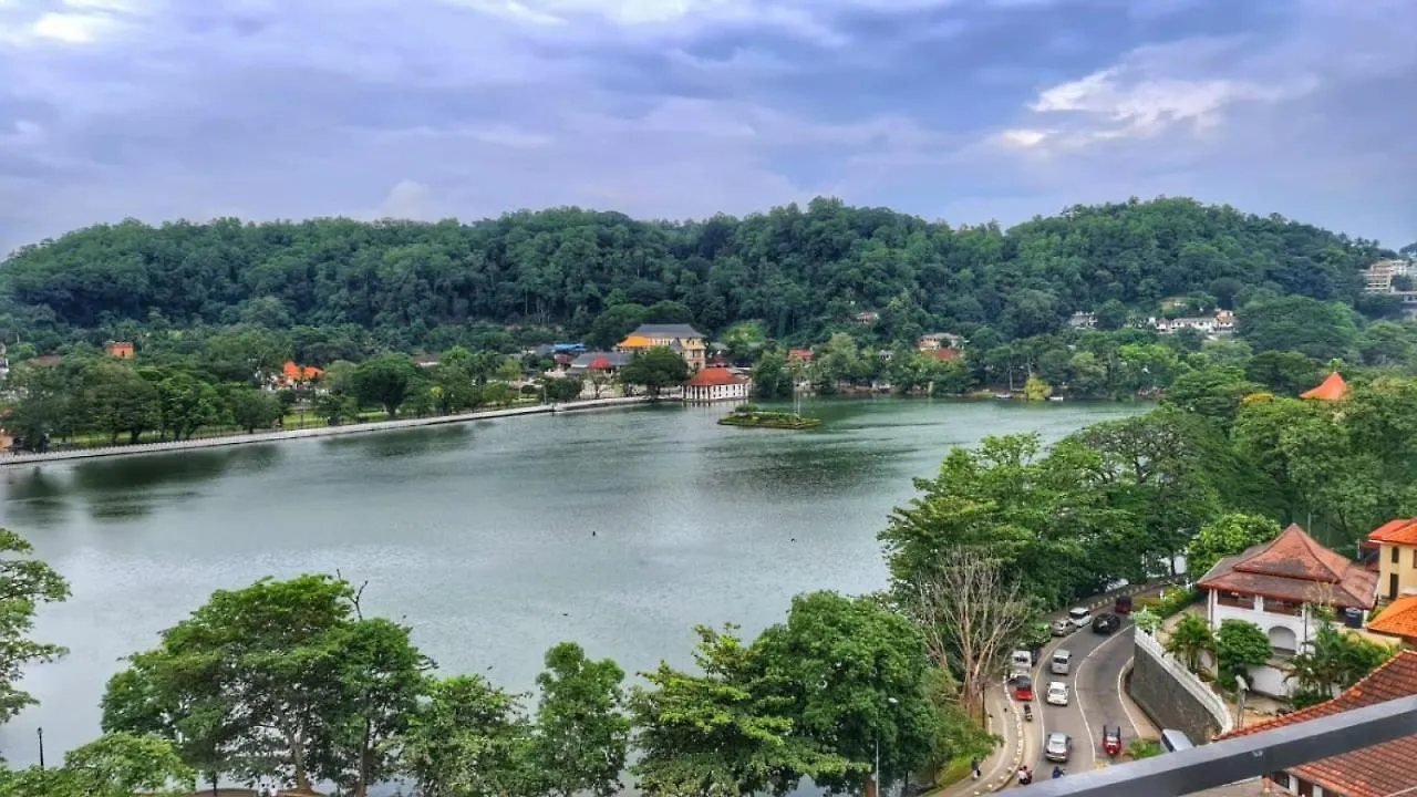 Hotel Lakewood Residence Kandy
